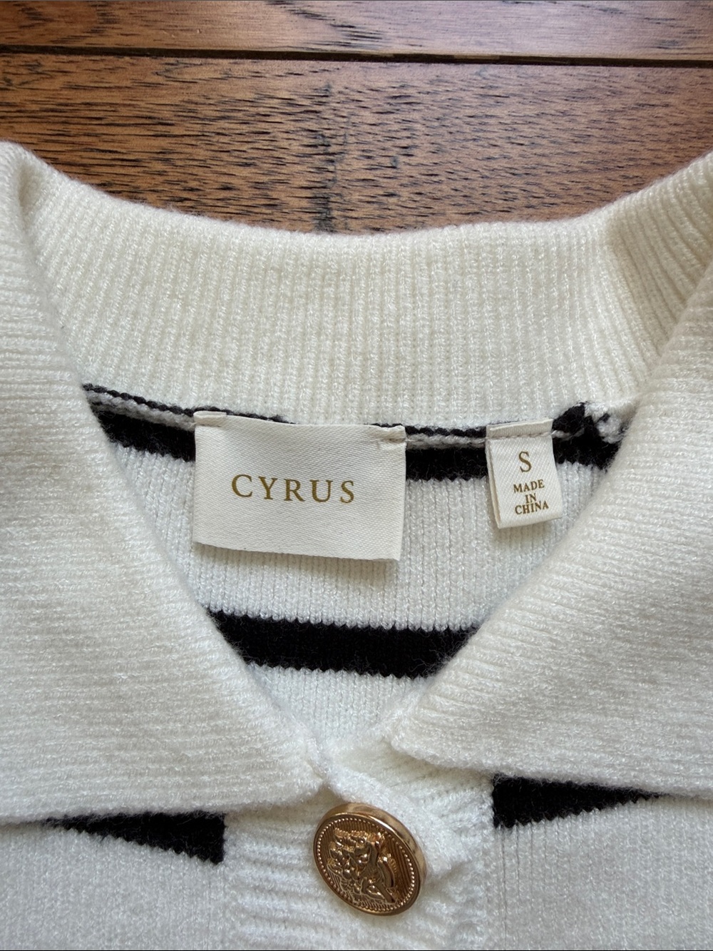 Cyrus Women’s Striped Button-Up Polo Cardigan - White & Black Size S - Picture 2 of 6